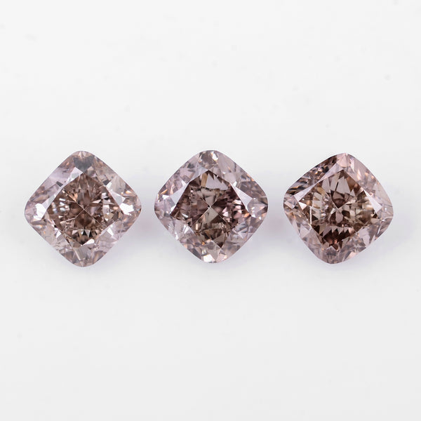 3 pcs Diamond  - 1.07 ct - Cushion - Brown