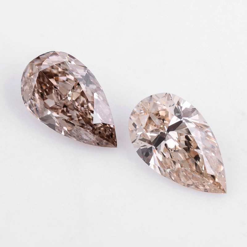 2 pcs Diamond  - 0.61 ct - Pear - Brown