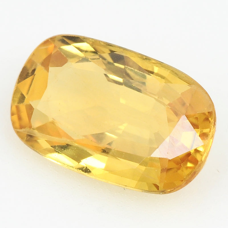 1 pcs Sapphire  - 2.89 ct - Cushion - Vivid Orangy Yellow