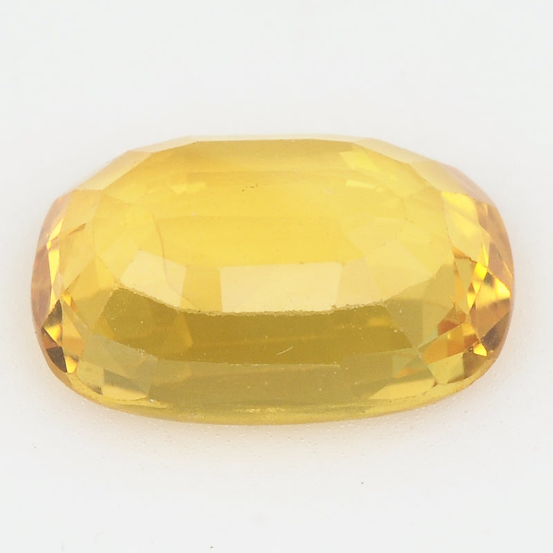 1 pcs Sapphire  - 2.87 ct - Cushion - Vivid Orangy Yellow