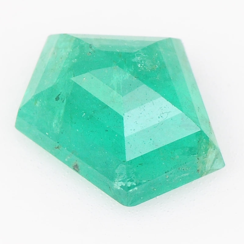 1 pcs Emerald  - 0.97 ct - Modified Pentagon - Intense Green