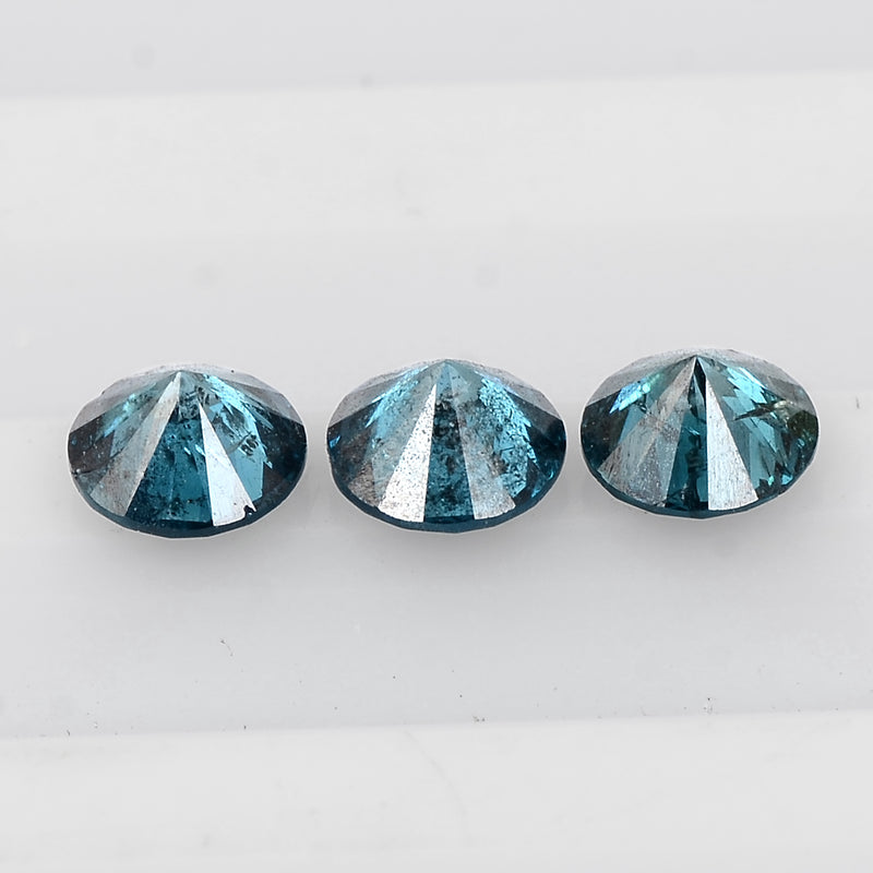 3 pcs Diamond  - 0.82 ct - ROUND - Fancy Vivid to Fancy Deep Blue / Greenish Blue. - I2