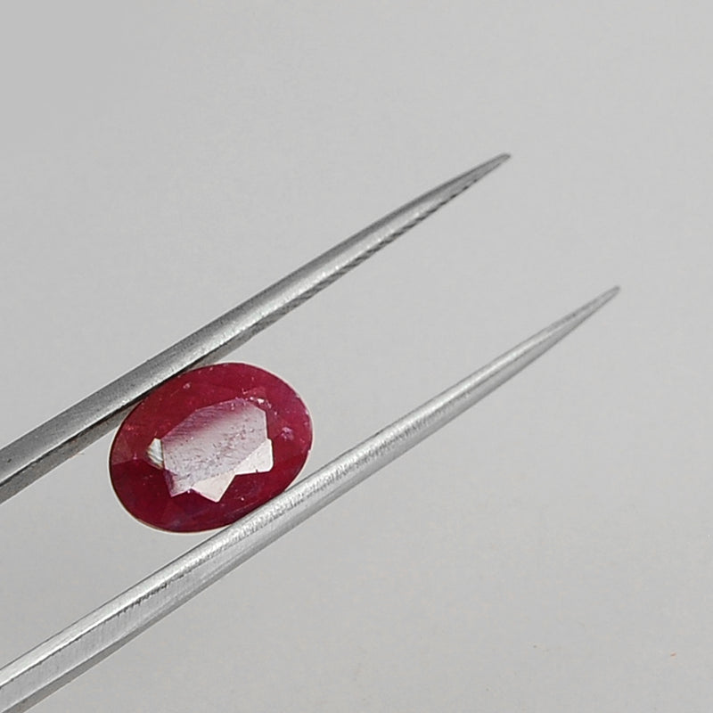 1 pcs Ruby  - 2.3 ct - Oval - Red