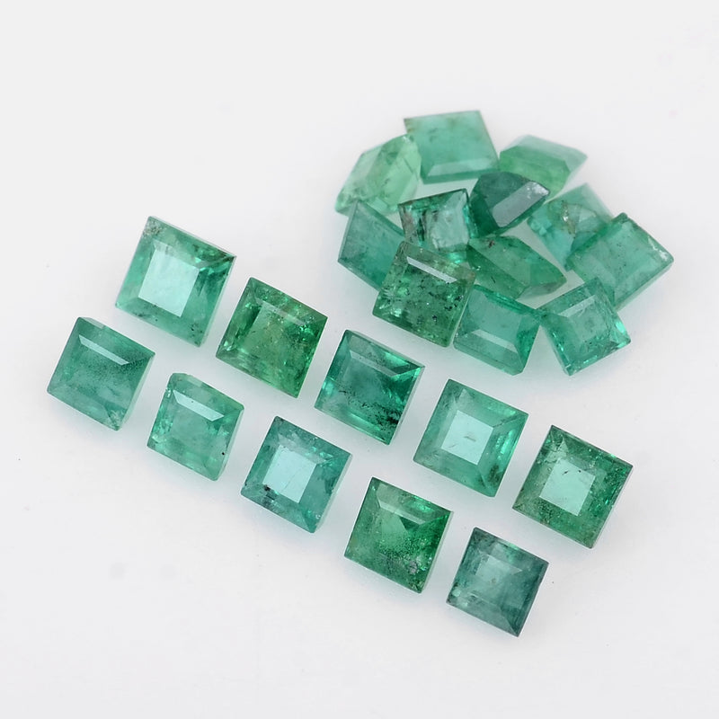 22 pcs Emerald  - 3.3 ct - Square - Green