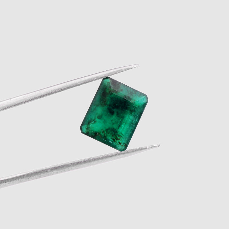 Octagon Green Color Emerald Gemstone 7.24 Carat