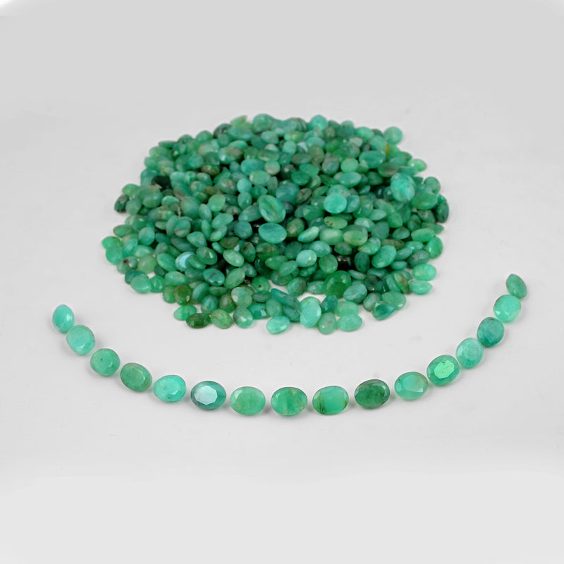 500 Carat Green Color Mix Shape Emerald Gemstone