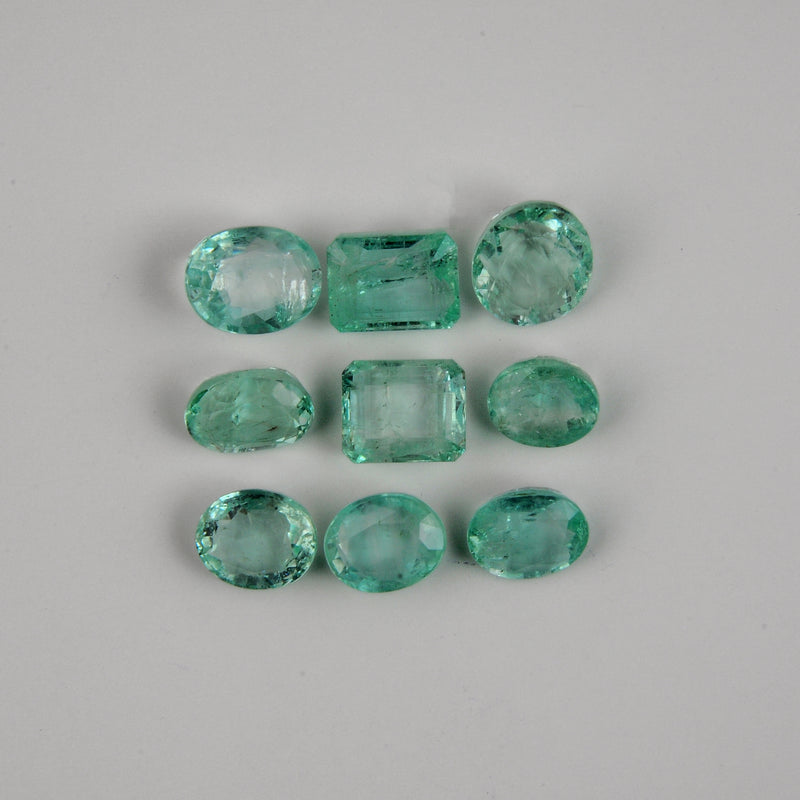 Mixed Shape Green Color Emerald Gemstone 60.62 Carat